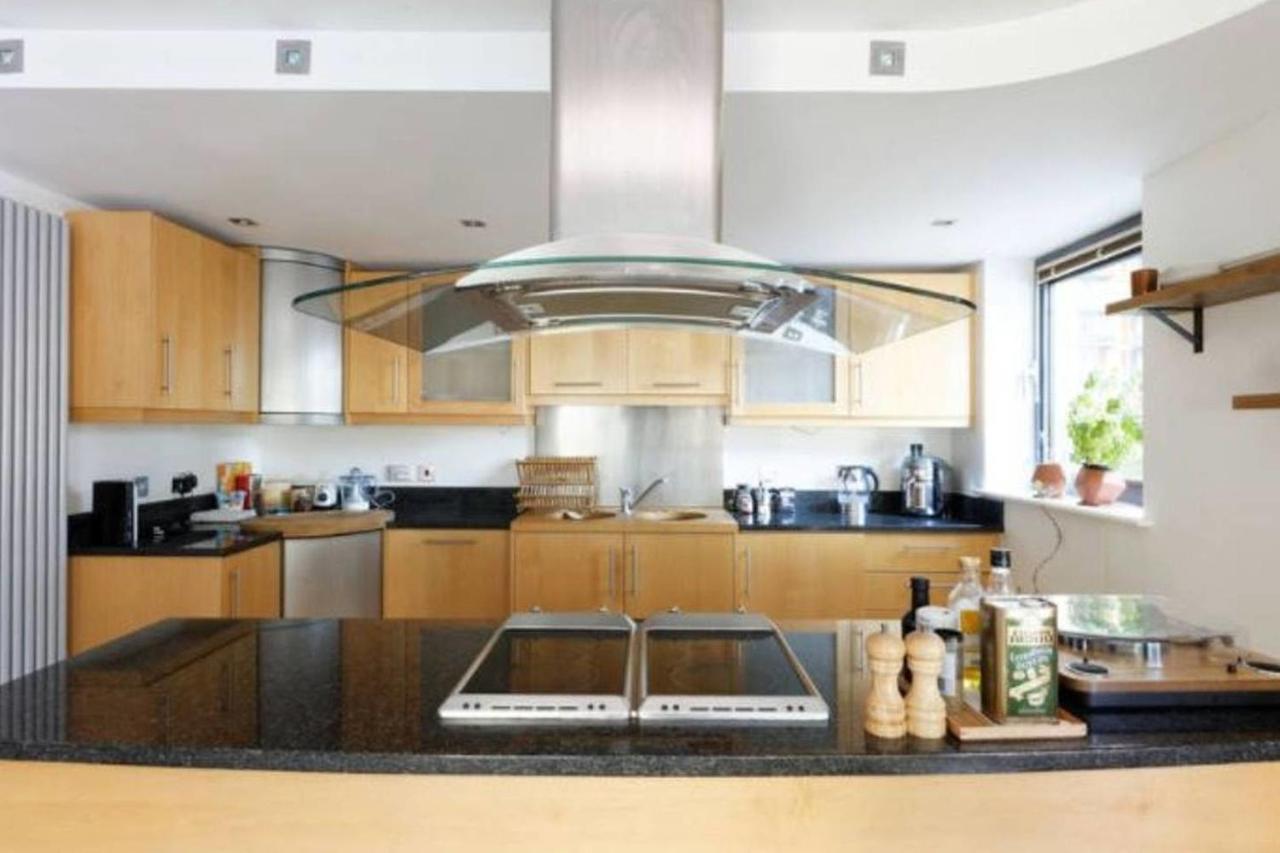 Peaceful Modern 2 Bedroom Flat With Water Views London Exterior foto
