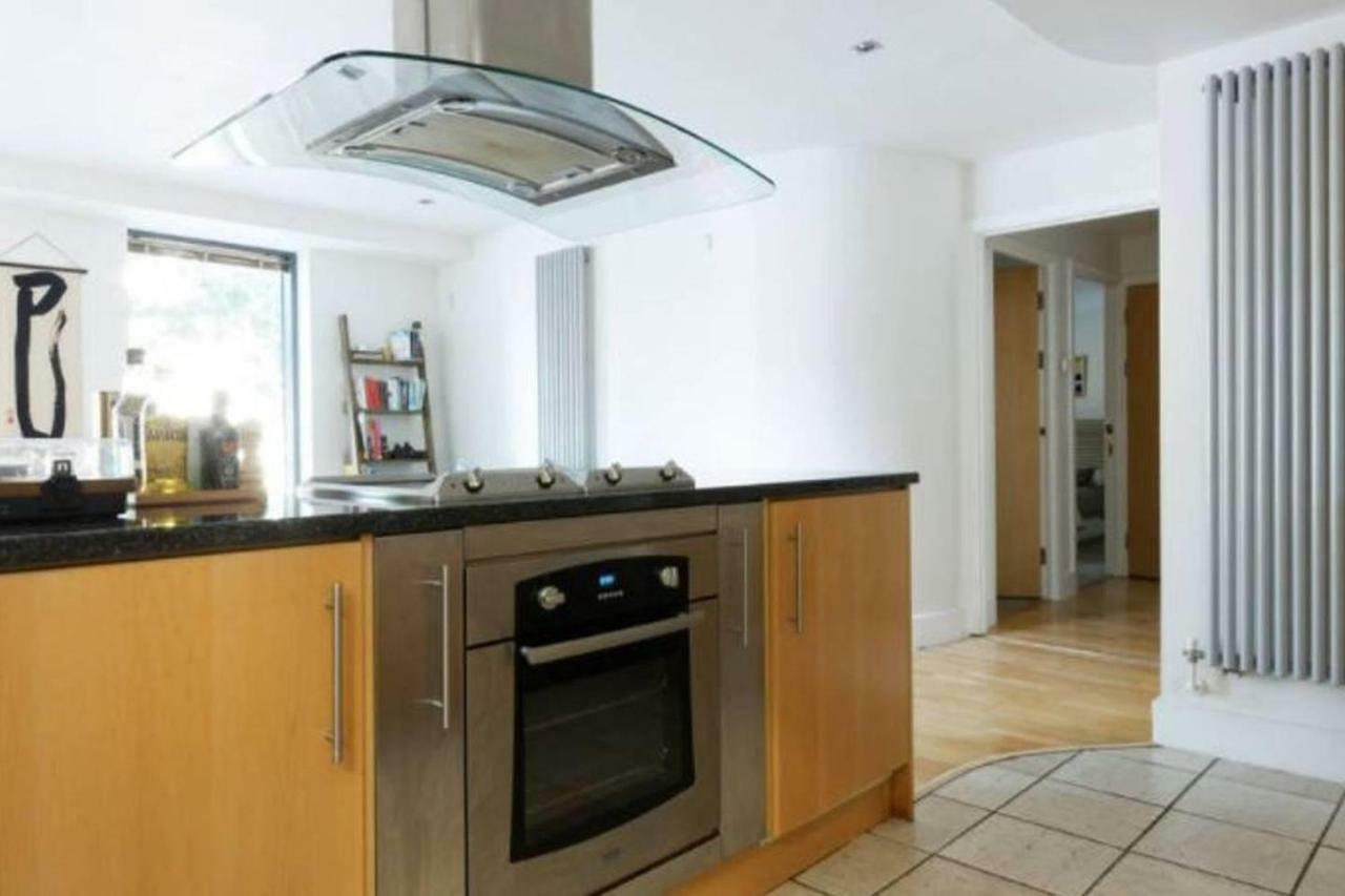 Peaceful Modern 2 Bedroom Flat With Water Views London Exterior foto